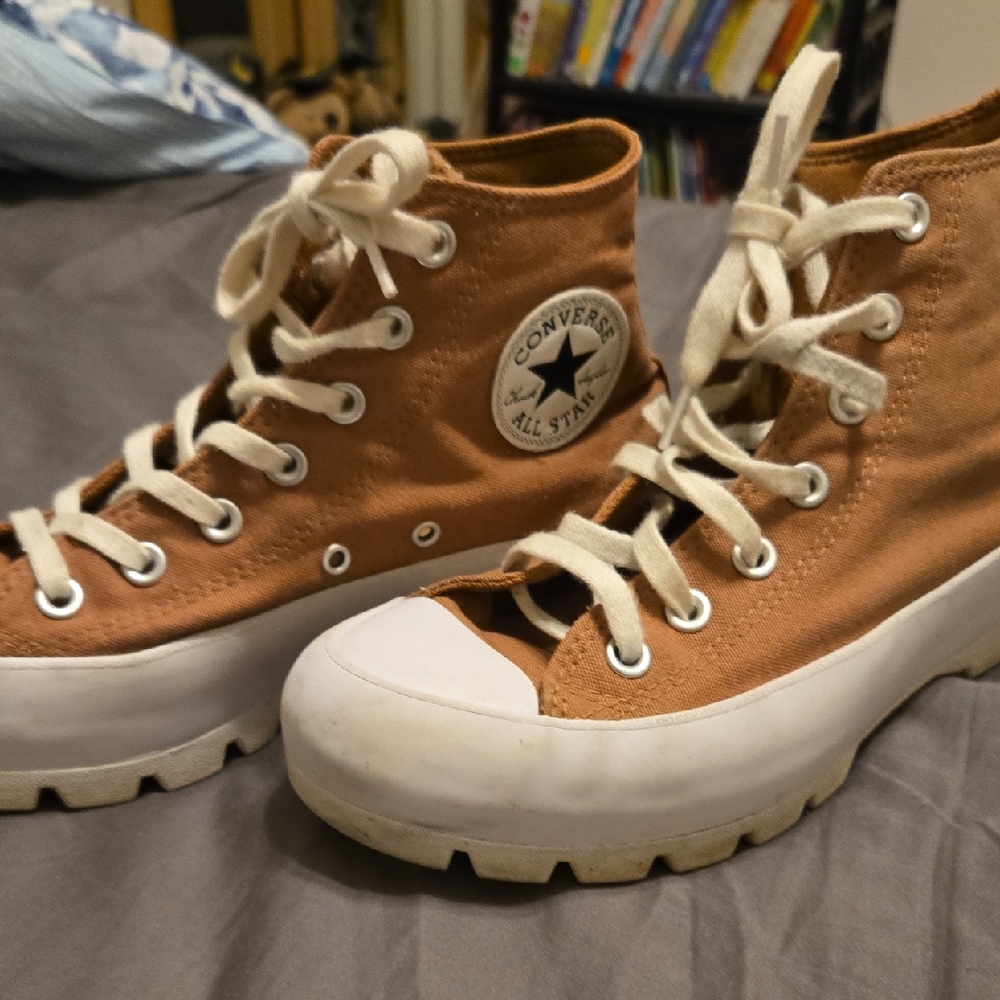 Converse All Star High-Tops in Brown and White